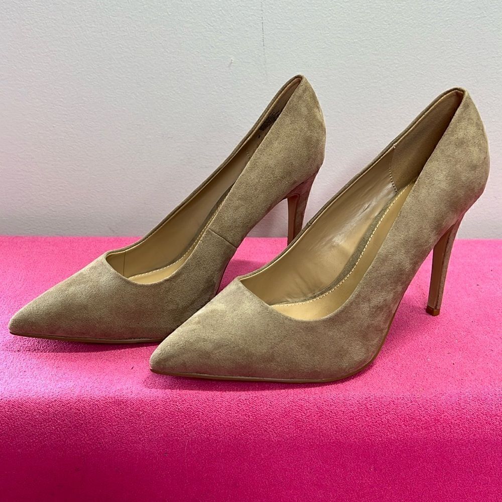 JF j. Ferrar  4” Heel Pumps Manmade Materials Size 9